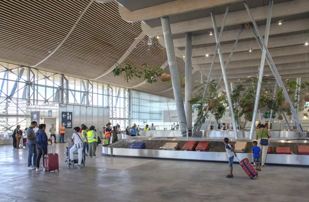 Aérien : Légère hausse du trafic des passagers à l’aéroport de La Réunion de janvier à août