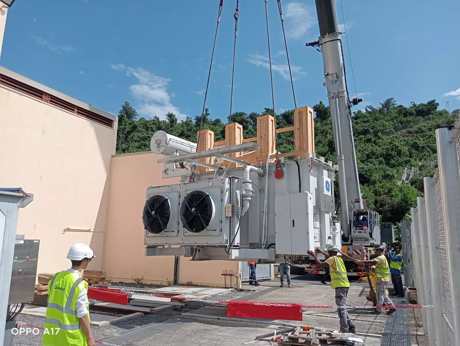 Mayotte : Avec plus de 1661 chantiers achevés, Electricité de Mayotte poursuit les travaux engagés après Chido