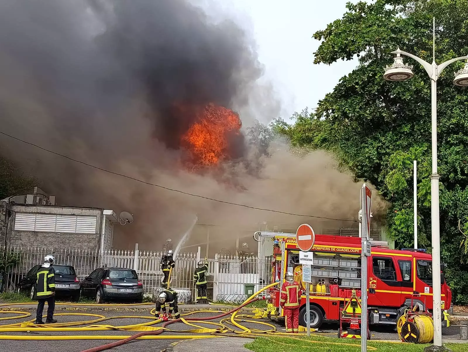 En Guadeloupe, les pompiers en colère craignent un « naufrage imminent » faute de moyens adaptés