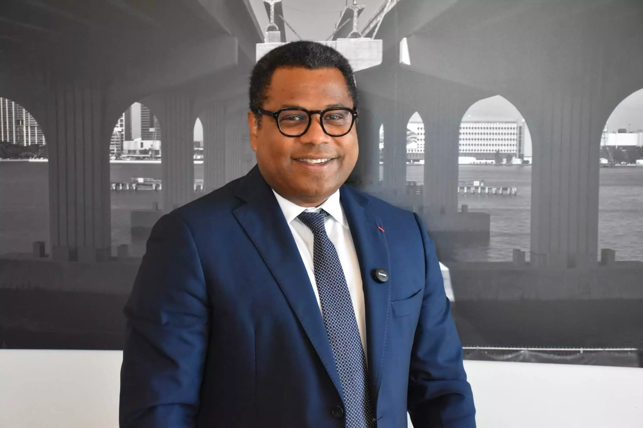 Aéroports, écoles, infrastructures énergétiques et numériques, Thierry Déau, fondateur, Président-Directeur Général du groupe Meridiam, bâtit aujourd’hui aux quatre coins du monde les infrastructures de demain