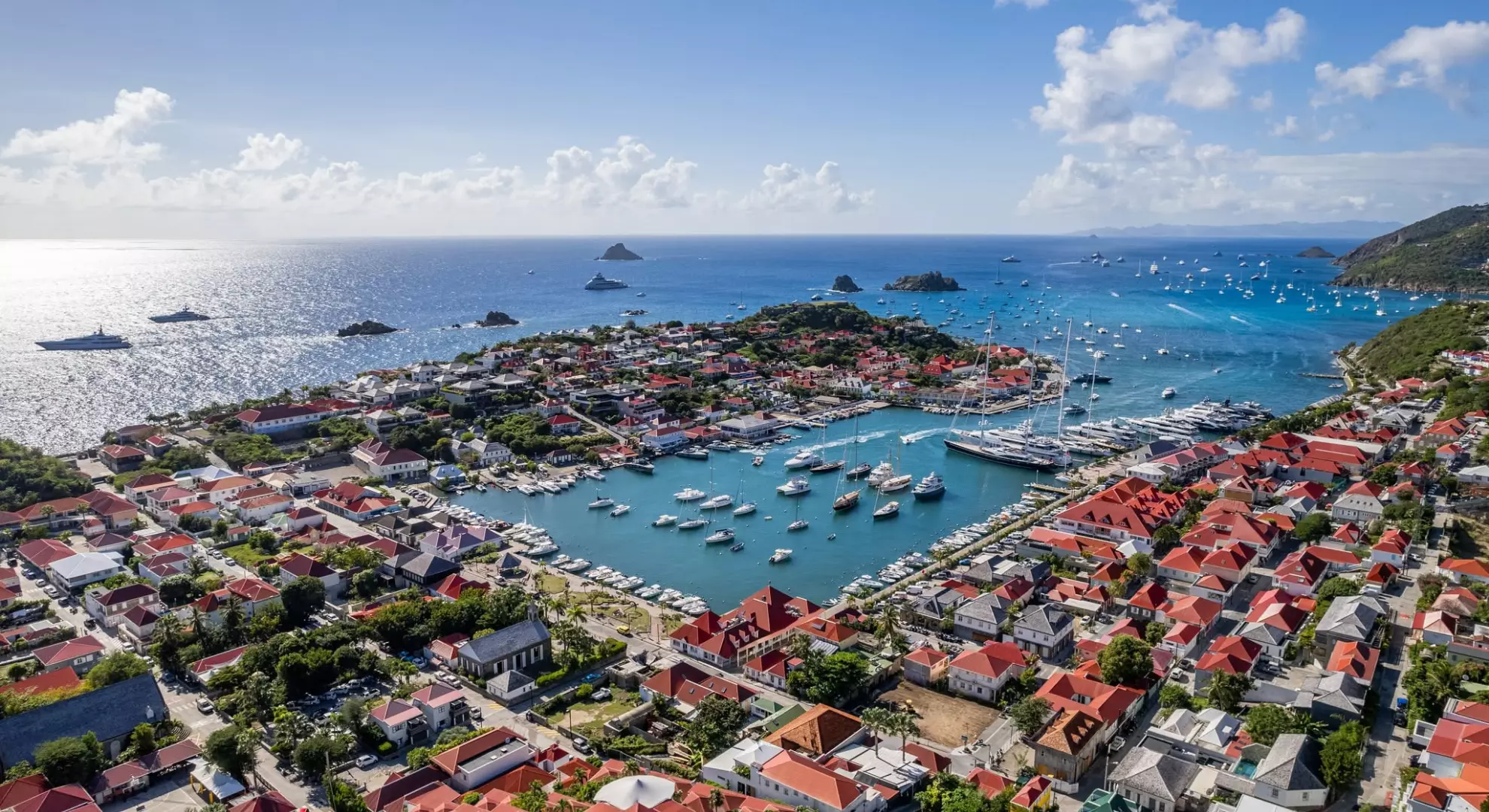 Histoire des chefs-lieux d'Outre-mer : Gustavia, le port suédois devenu capitale du tourisme de luxe caribéen