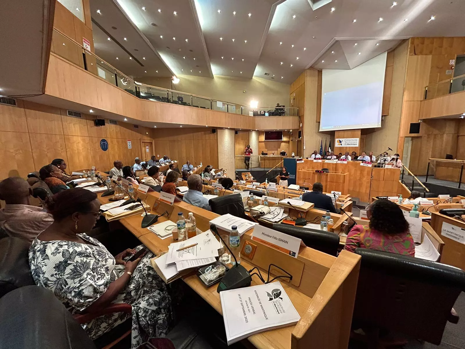 Martinique : l'Assemblée boucle un plan d'urgence face à une dette critique