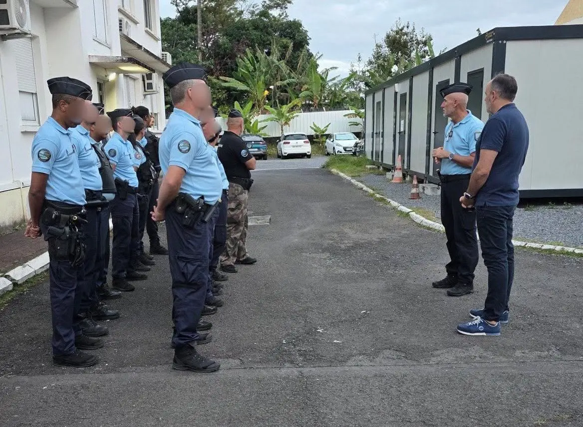 La Réunion : un escadron de gendarmerie mobile en renfort après les violences urbaines du week-end