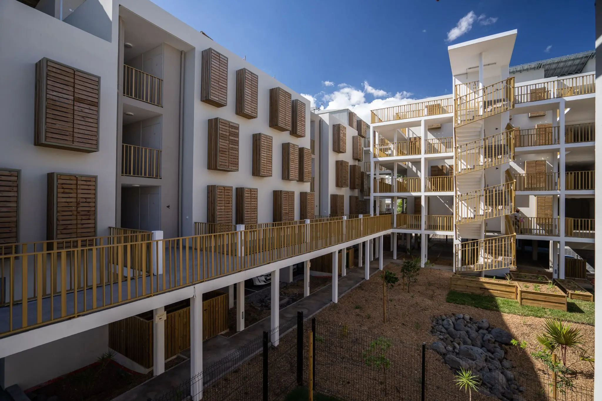 La Réunion : l’ARMOS-oi et la Banque des Territoires signent un partenariat stratégique en faveur du logement social adapté