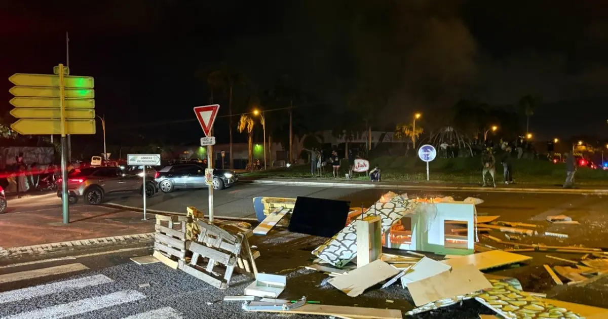 Blocages en Guadeloupe : regain de tension en début de soirée à Jarry entre membres du collectif, gendarmes et automobilistes