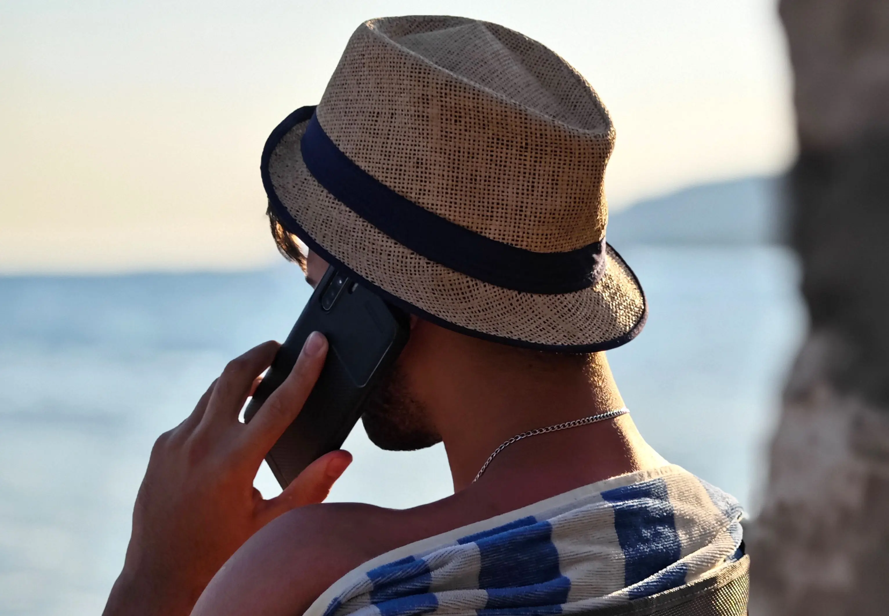 Qualité de service mobile aux Antilles et en Guyane : l'Arcep publie les résultats de son enquête 2026