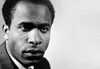 Grandes figures des Outre-mer : Frantz Fanon. Centième anniversaire de la naissance du psychiatre et révolutionnaire martiniquais… qui ne souhaitait pas de réparations pour l’esclavage