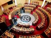 Statut de la Corse : François Rebsamen salue un « texte de compromis », Bruno Retailleau en « désaccord »
