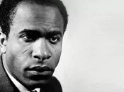 Grandes figures des Outre-mer : Frantz Fanon. Centième anniversaire de la naissance du psychiatre et révolutionnaire martiniquais… qui ne souhaitait pas de réparations pour l’esclavage