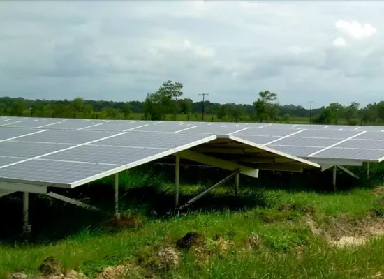 Énergies : En Guyane, Albioma acquiert la centrale photovoltaïque de Corossony pour « investir dans la transition énergétique »