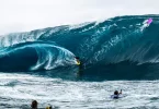 Surf : En Polynésie, la forte houle du sud fait rugir Teahupo’o à deux jours de la Tahiti Pro
