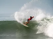 Mondiaux de Surf : Les Ultramarins de l'Équipe de France performe au Salavador, Kauli Vaast déjà au 3ème tour