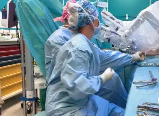 Santé à La Réunion : Au CHU Sud, une opération chirurgicale 3D de la prostate réalisée grâce à un robot
