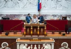Nouvelle-Calédonie : Yaël Braun-Pivet dénonce une «pure obstruction» de LFI sur la loi reportant les élections provinciales