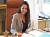 "Pas de passage en force": sur la Nouvelle-Calédonie, la ministre Naïma Moutchou prône le dialogue