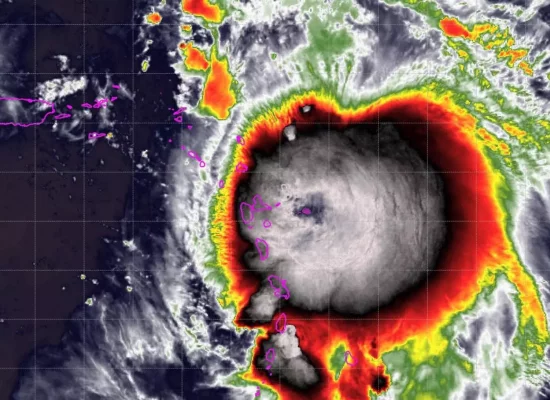 Tempête Jerry : Écoles et aéroport fermés à Saint-Martin et Saint-Barthélemy, Guadeloupe et Martinique en vigilance orange