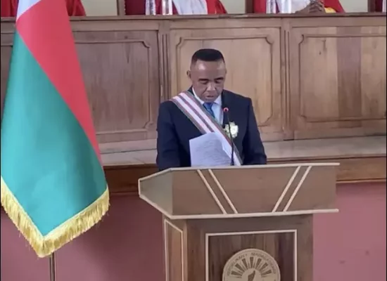 Madagascar : le colonel Randrianirina investi président et s’engage à «une rupture avec le passé»