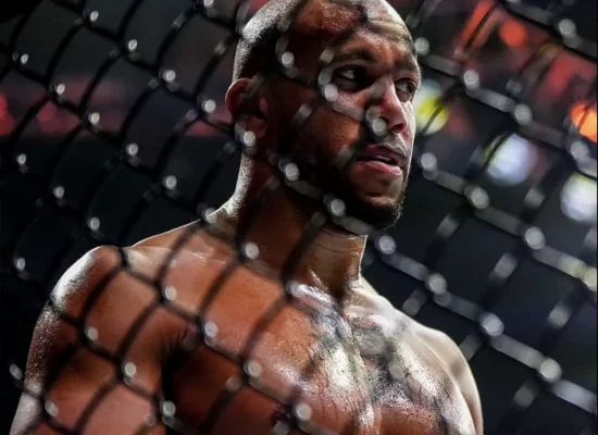 MMA: le combat entre Ciryl Gane et Aspinall arrêté au 1er round, le Britannique conserve sa ceinture