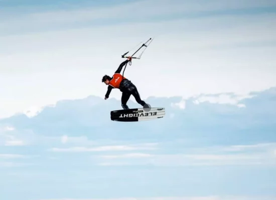 Le Calédonien Arthur Guillebert sacré champion de France en kitesurf freestyle