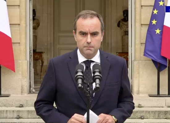 Emmanuel Macron demande à Sébastien Lecornu de mener « d'ici mercredi soir d'ultimes négociations »