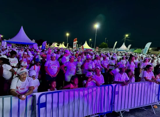 Guadeloupe : plus de 10 000 participants dans les rues de Jarry lors des Foulées du Ruban Rose 2025