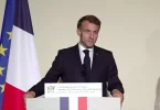 Emmanuelle Macron muscle la défense spatiale et souhaite moderniser le centre spatial guyanais de Kourou