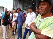 Malgré les difficultés en Nouvelle-Calédonie, la future génération d’agriculteurs montre son engagement à Naïma Moutchou