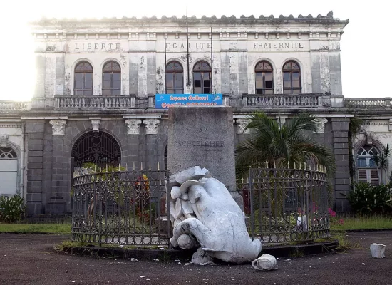 Déboulonnages de statues en Martinique en 2020 : relaxes et dispenses de peine