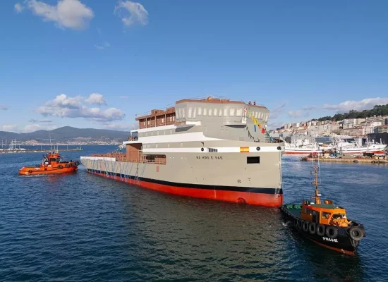 Polynésie : « Na Hiro e Pae », navire destiné aux îles Australes, mis à l’eau en Espagne