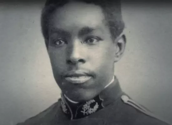 Grandes figures des Outre-mer : Camille Mortenol, polytechnicien guadeloupéen, premier capitaine de vaisseau et premier commandant de défense aérienne ultramarin