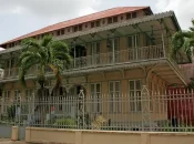 Guadeloupe : la ville de Pointe-à-Pitre organise une balade aux flambeaux pour rendre hommage au poète Saint-John Perse