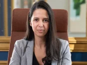 La ministre des Outre-mer en visite à Mayotte, un an après Chido