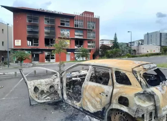 Emeutes de 2024 en Nouvelle-Calédonie: l'Etat condamné à verser 28 millions d'euros à Allianz