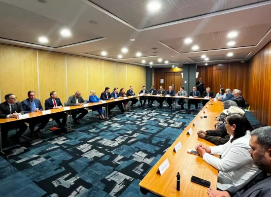 Accord de Bougival : Emmanuel Macron invite les délégations calédoniennes à Paris le 16 janvier