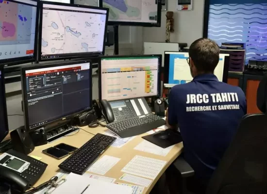 Polynésie : Toujours plus sollicité, le centre de coordination de surveillance aéro-maritime de Tahiti modernise ses équipements radio