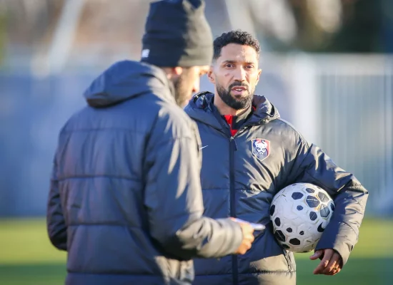 Foot: Gaël Clichy, d'origine martiniquaise, est le nouvel entraîneur du SM Caen