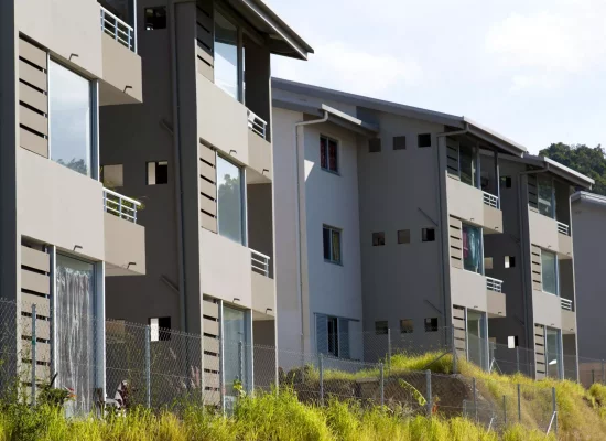 Nouvelle-Calédonie : Le Congrès adopte une réforme pour sauver l’aide au logement sur l’archipel