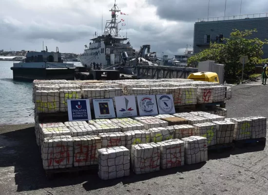 Narcotrafic : Emmanuel Macron demande de nouvelles mesures pour les douanes et les Antilles