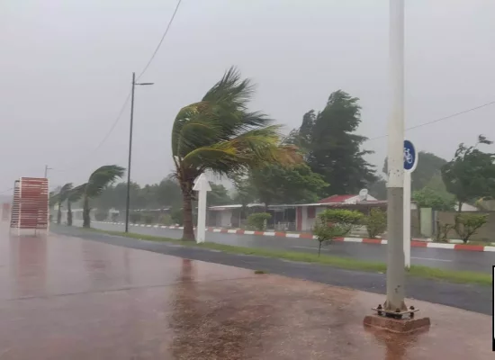 Le cyclone Fytia frappe Madagascar ce samedi matin : des rafales jusqu'à 210km/h