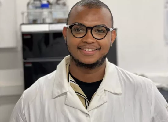 Innovation à Mayotte: Yazid Souf, docteur en chimie, valorise la biodiversité mahoraise pour trouver les solutions de demain