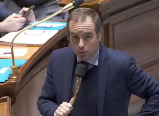 Venezuela: Le Premier ministre Sébastien Lecornu dénonce une opération militaire américaine "illégale"