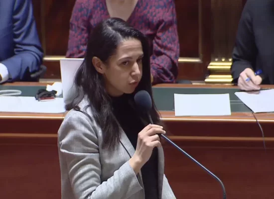 Sargasses aux Antilles : La ministre des Outre-mer annonce le lancement d'une concertation et un changement de méthode face à la crise des&nbsp;sargasses