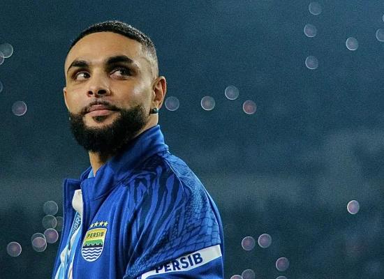 Football : Le Guadeloupéen Layvin Kurzawa rejoint le club indonésien de Bandung