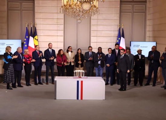 Avenir institutionnel de la Nouvelle-Calédonie : Que contient l’accord Élysée-Oudinot, complétant l’accord de Bougival ?