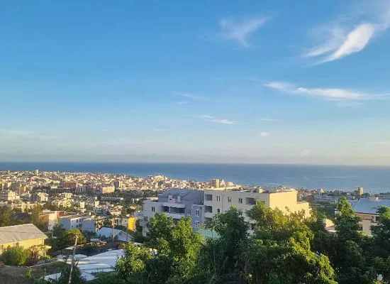 La Réunion&nbsp;: un accès à la formation des adultes très inférieur au niveau hexagonal (Insee)