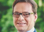 «&nbsp;Une banque ne peut se développer que dans une société apaisée&nbsp;», Didier Estebe, directeur&nbsp;général adjoint&nbsp;du Crédit Agricole La Réunion Mayotte, place la cohésion territoriale au cœur de l’action bancaire