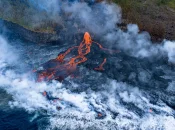 La Réunion : les autorités alertent face aux « comportements dangereux » près du volcan en éruption