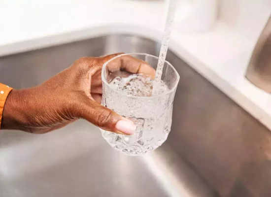 Journée mondiale de l'eau: La Croix-Rouge met en lumière les résultats encourageants de son projet de Traitement de l’Eau à Domicile (TED) en Guyane