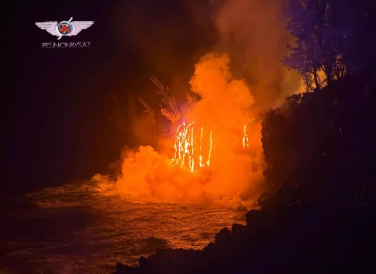 La Réunion : La lave du Piton de la Fournaise a touché l’océan dans la nuit de dimanche à lundi