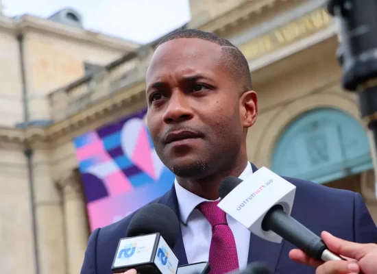 Le député de la Martinique Jiovanny William chargé d'une mission nationale sur le prix des billets d'avion